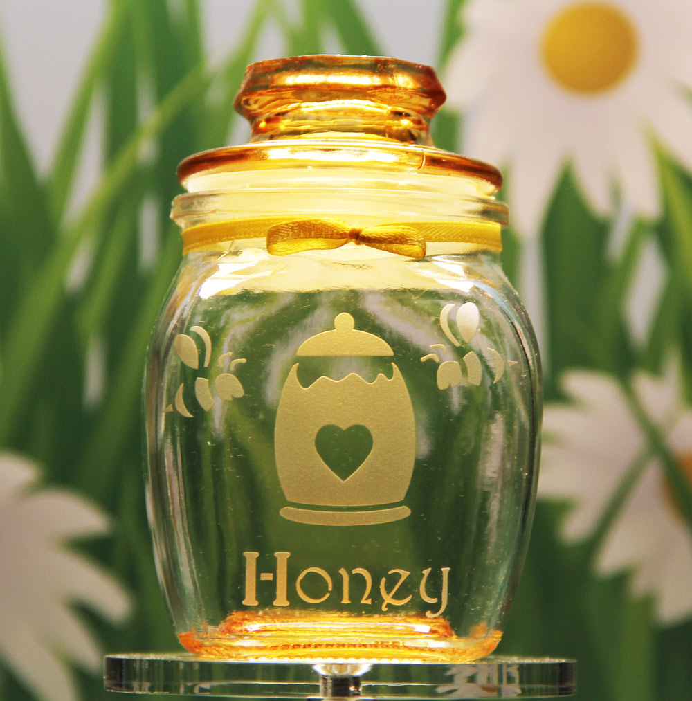 Glass Etching: Buzzing Bee Decor Theme